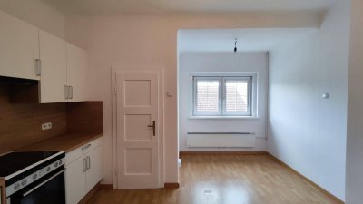 Einzimmer Wohnung in Zentraler Lage in Neunkirchen zu mieten!