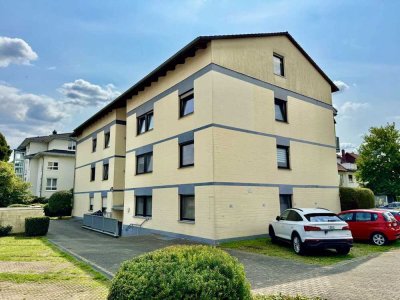 Attraktive Eigentumswohnung
mit Balkon, zwei Stellplätzen und solider Mieteinnahme