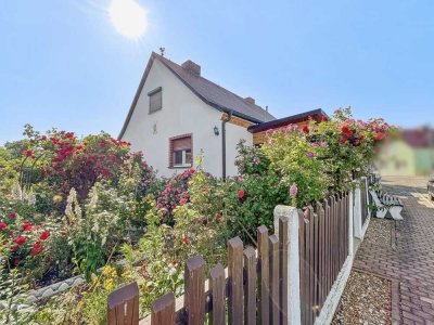 Ihr neues Familienglück: Freistehendes Haus mit blühendem Gartenparadies in Bad Dürrenberg