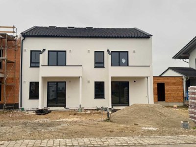 Erstbezug: Moderne 3-Zimmer-Wohnung mit Balkon in Kirchroth