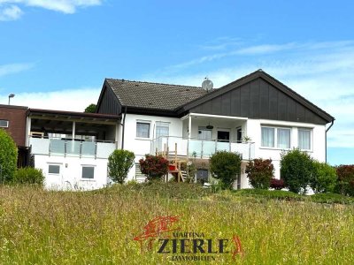 Sehr schönes Haus in einer gefragten Randlage mit Doppelcarport, Garten und fantastischer Aussicht!