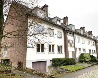 Renovierte Dachgeschosswohnung  - ab sofort !!!