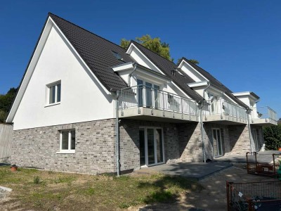 Modern wohnen am See – Stilvolle Neubau-Townhäuser in traumhafter Lage