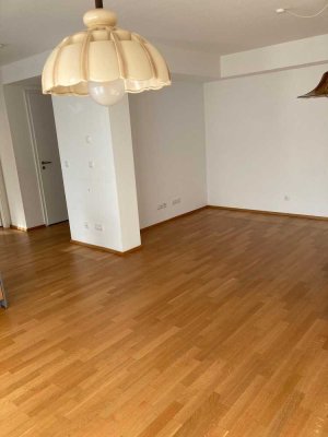 Helle 2-Zimmer Wohnung mit großem Balkon in Bayreuth Altstadt