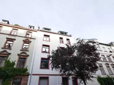 Rhein-Main: Wohn- und Geschäftshaus mit Potenzial – 2 Wohneinheiten + Gewerbe
