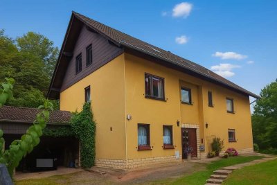 Einfamilienhaus mit zwei Einliegerwohnungen und zusätzlichem Ausbaupotenzial in Waldkappel-Harmuthsa