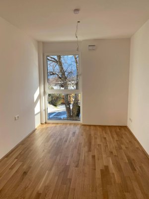 AW04: Helle 3-Zimmer-Neubauwohnung mit 2 Stellplätzen