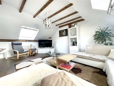 Charmante DG-Wohnung - 2019er Kernsanierung und Stellplatz – provisionsfrei!