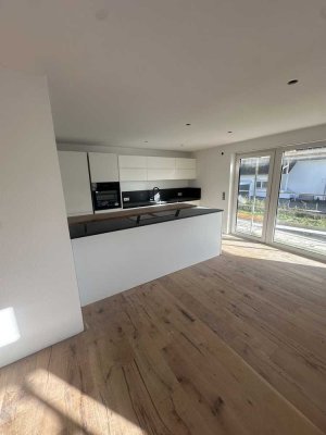 Erstbezug: Exklusive, kernsanierte 3-Zimmer-Wohnung mit Garten in Weißenhorn