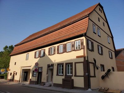 Wunderschöne denkmalgeschützte Doppelhaushälfte mit Terrasse und Loggia