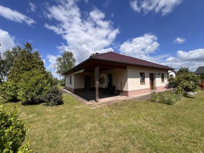 CHARMANTER BUNGALOW MIT GROßEM GRUNDSTÜCK