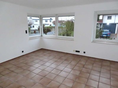 Renovierte, großzügige 4 ZKB mit EBK und Garage in Baunatal