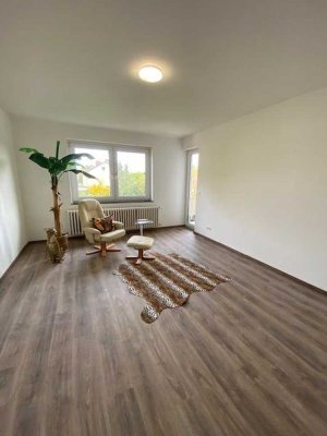 Bezaubernde kernsanierte 3 ZKB Wohnung mit schönem Balkon mit Blick ins Grüne