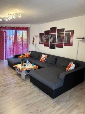 WBS erforderlich / Gepflegte 4-Zimmer-DG-Wohnung mit Balkon in Recklinghausen
