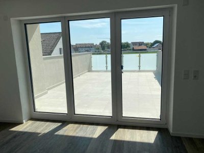 Erstbezug nach Sanierung: Geschmackvolle 4-Zimmer-Terrassenwohnung mit geh. Innenausstattung