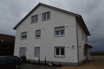 Wunderschöne ruhige Dachgeschosswohnung 3 Zimmer mit Dachterrasse, bevorzugt an Paar