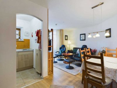 RESERVIERT - Vollmöblierte 2-Zimmer-Wohnung mit Golfplatzlage und zeitloser Eleganz!