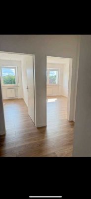 Erstbezug nach Sanierung: Traumhafte Dachgeschosswohnung mit West-Balkon in Osnabrück-Kalkhügel!