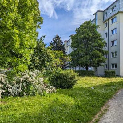 "Glücksgewinn" mit Balkon und komplett saniert