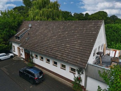 Hier ist alles möglich! Individuelles Wohnhaus mit Atelier und Gewerbefläche in Heinsber