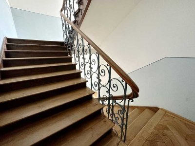 Altbau | Sonnige DG-Wohnung mit zwei Bädern und Südausrichtung in perfekter Lage I Top-Kapitalanlage