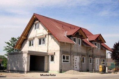 Einfamilienhaus (Rohbau) mit Garage