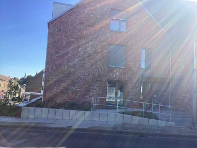 attraktive Dachgeschoßwohnung im Neubau in zentraler Lage