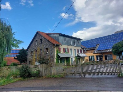 Erstbezug nach Sanierung mit EBK: Stilvolle 4-Raum-Wohnung in Ilshofen