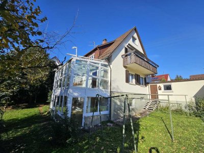 Plüderhausen: Ursprüngliches Zweifamilienhaus mit großem Garten und sehr guter Lage