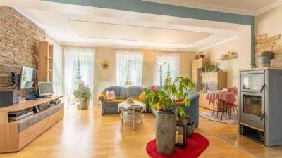 Provisionsfrei ! Modernes lichtdurchflutetes Einfamilienhaus in Bayerbach zu verkaufen.