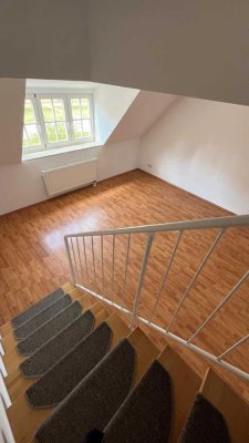 *Wohnen über zwei Etagen im Schloss Ammelshain*