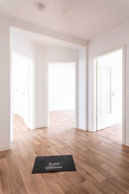 Wohnen in Bad Salzelmen! Schöne 2-Raum Wohnung im Erdgeschoss mit Dusche und Balkon.