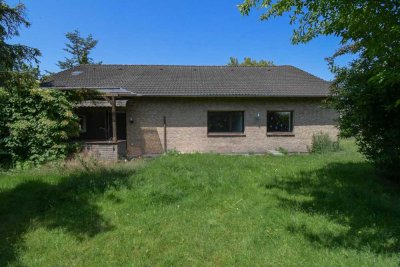 0804 - Ein Ort zum Ankommen – Bungalow mit viel Platz und Potenzial in ruhiger Lage!