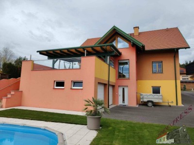 Traumhaftes Einfamilienhaus mit Pool, Panorama-Ausblick und PV-Anlage – hier fühlt sich Ihre Familie zuhause!