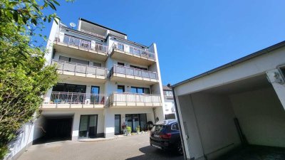 Schöne 3-Raum-Wohnung mit Sonnenbalkon und Einbauküche