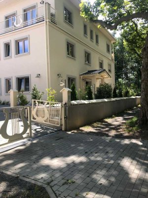 Quartier Forsthausstr. Nr. 10, ruhige, möblierte Souterrain-2-Raum-Wohnung, mit Fahrstuhl