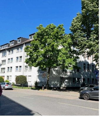 Wunderschöne 4-Zimmer-Dachgeschosswohnung mit Loggia und Einbauküche