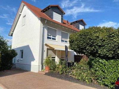 Exklusive Doppelhaushälfte in Erzhausen - seltene Gelegenheit am Feldrand