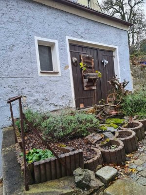 Wohnhaus und Garage im Stadtzentrum, mit großer Sonnenterrasse in ruhiger Lage!