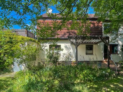 Bezugsfrei & modernisiert: Familienhaus mit sechs Zimmern und zwei Terrassen in Lichtenrade