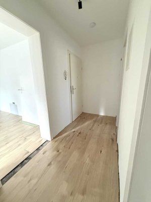 Helle 2-Zimmer-Wohnung mit Balkon & neuer Einbauküche in Duisdorf