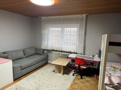 Modernisierte Wohnung mit drei Zimmern und Balkon in Germersheim