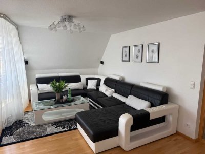 PKW Großzügige 4,5-Zimmer-Wohnung mit Balkon, Kellerraum, Dachspeicher und 3 Stellplätzen in Ilsfeld