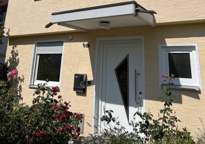 Schönes, grundsaniertes Reiheneckhaus in ruhiger Wohnlage (A-Haunstetten) zu vermieten