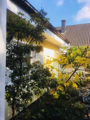 Einfamilienhaus in Lohmar-Hoven mit Blick ins Grüne wartet auf Dich ...