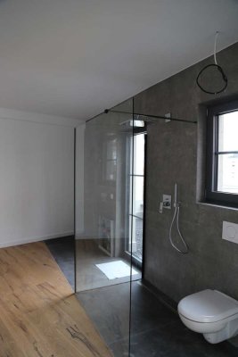 Luxuriöse Doppelhaushälfte mit offenem Wohnkonzept