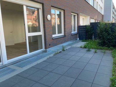 SEHR SCHÖNE 2 ZIMMER WOHNUNG MIT GEHOBENER AUSSTATTUNG UND KLEINEM GARTEN