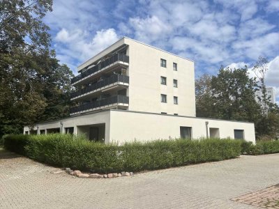 Große 1,5 Raumwohnung mit Einbauküche und Terrasse in einer schönen Wohnanlage