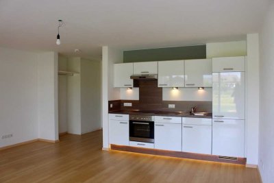 Wohnen am Kurpark in Bernau: Exklusive 1-Raum-Wohnung mit luxuriöser Innenausstattung mit EBK