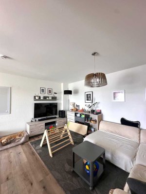 Moderne und helle 3-Zimmer-Wohnung mit Einbauküche und Balkon